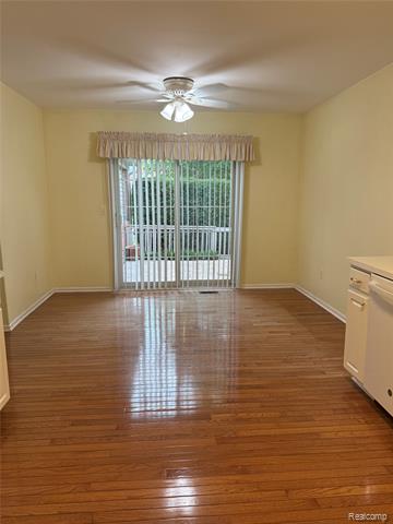 Builiding view twenty two for 3721 Knightbridge, Sterling Heights, MI. 48314