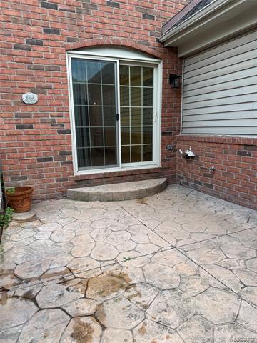 Builiding view two for 3721 Knightbridge, Sterling Heights, MI. 48314