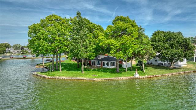 front view for 188 Hawthorne Drive, Brooklyn, Mi. 49230