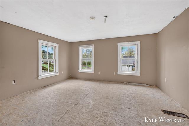Builiding view fifteen for 123 Main, Caledonia, MI. 49316