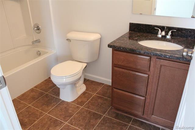Builiding view eighteen for 58175 Kincaid, New Haven, MI. 48048