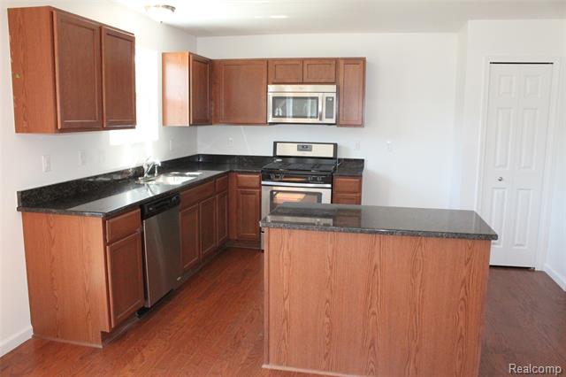 Builiding view fifteen for 58175 Kincaid, New Haven, MI. 48048