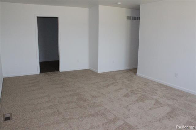 Builiding view thirty for 58175 Kincaid, New Haven, MI. 48048