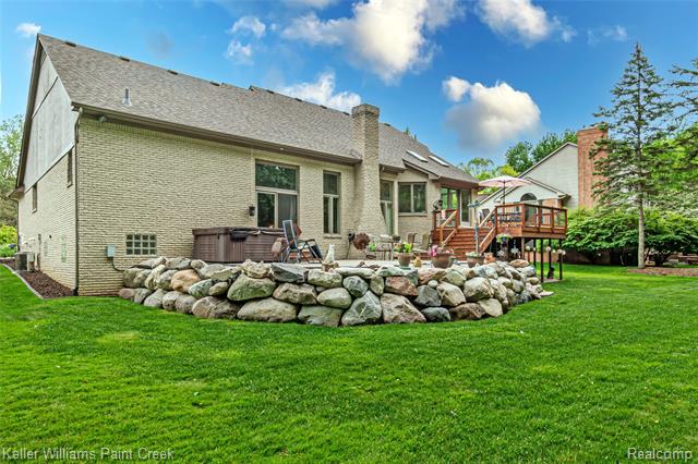Builiding view fifty three for 43737 Saint Julian, Sterling Heights, MI. 48314