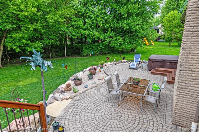 Builiding view fifty for 43737 Saint Julian, Sterling Heights, MI. 48314