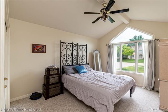 Builiding view thirty seven for 43737 Saint Julian, Sterling Heights, MI. 48314
