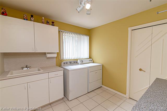 Builiding view twenty four for 43737 Saint Julian, Sterling Heights, MI. 48314