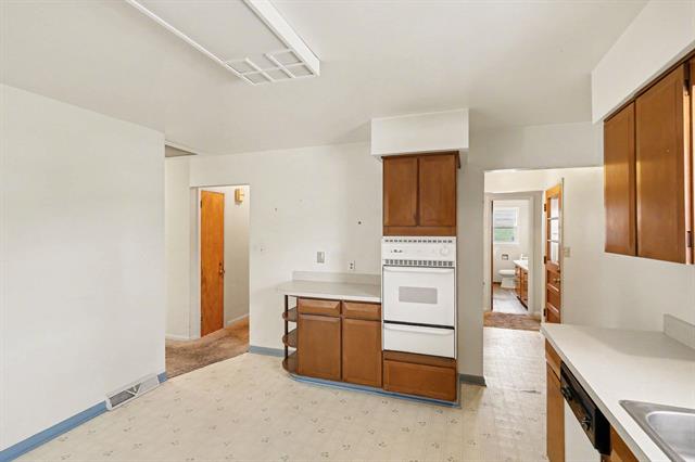 Builiding view four for 311 Dutton, Eaton Rapids, MI. 48827