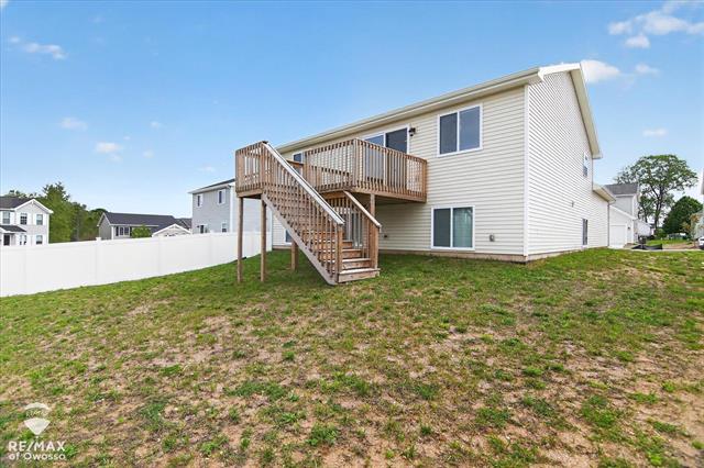 Builiding view five for 604 Muirfield, Eaton Rapids, MI. 48827