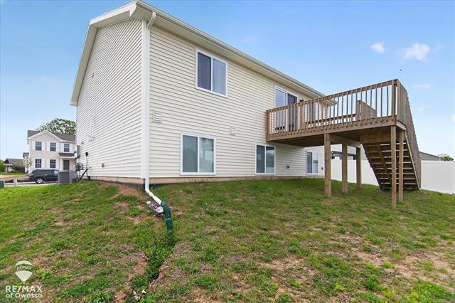 Builiding view four for 604 Muirfield, Eaton Rapids, MI. 48827