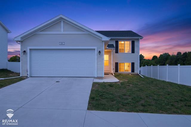 Builiding view one for 604 Muirfield, Eaton Rapids, MI. 48827