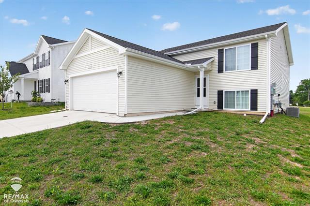 Builiding view two for 604 Muirfield, Eaton Rapids, MI. 48827