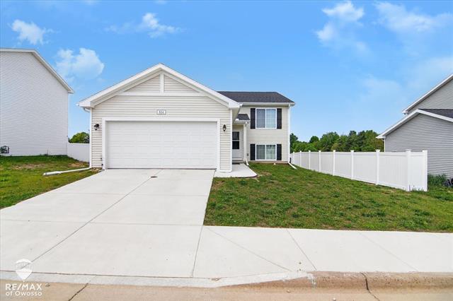 front view for 604 Muirfield Drive, Eaton Rapids, Mi. 48827