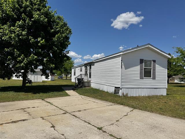 front view for 18423 Saint Joseph Avenue, Big Rapids, Mi. 49307