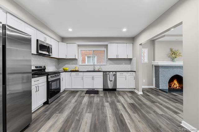 Builiding view six for 18073 Northlawn, Detroit, MI. 48221