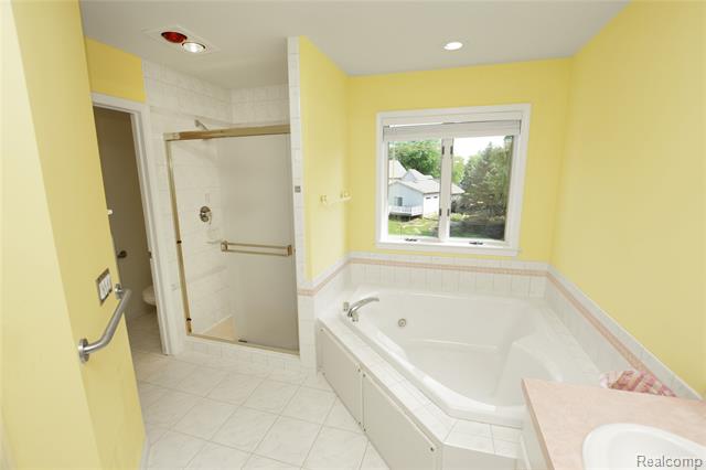 Builiding view eighteen for 6476 Stonebrook, Flushing, MI. 48433