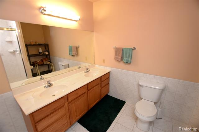 Builiding view fifteen for 6476 Stonebrook, Flushing, MI. 48433