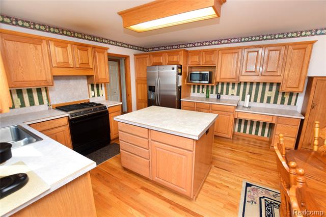 Builiding view one for 6476 Stonebrook, Flushing, MI. 48433