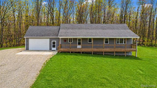 front view for 2800 Meadowdale Road, Metamora, Mi. 48455