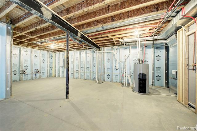 Builiding view eighteen for 659 Round Rock Dr, Howell, MI. 48843