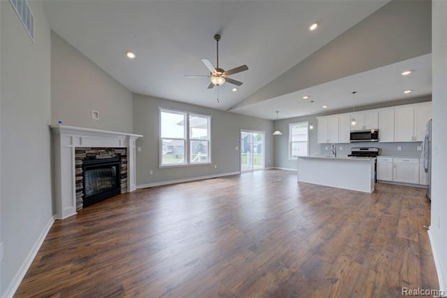 Builiding view seven for 659 Round Rock Dr, Howell, MI. 48843
