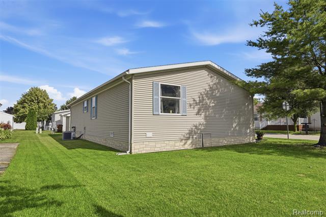 Builiding view eighteen for 4729 Turtle Creek, Howell, MI. 48843