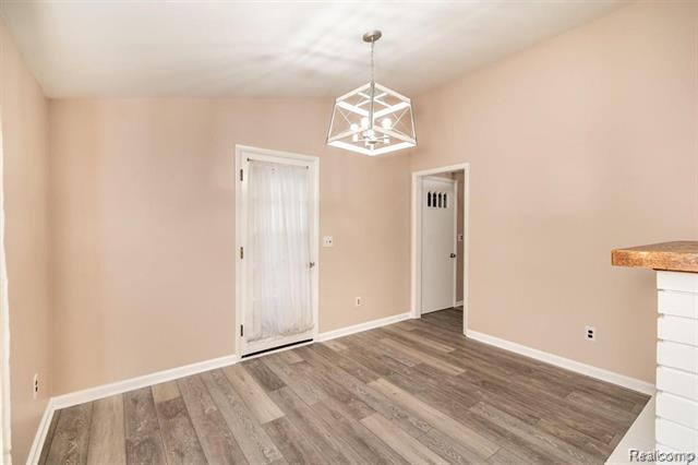 Builiding view fifteen for 1239 Ashover, Bloomfield Hills, MI. 48304