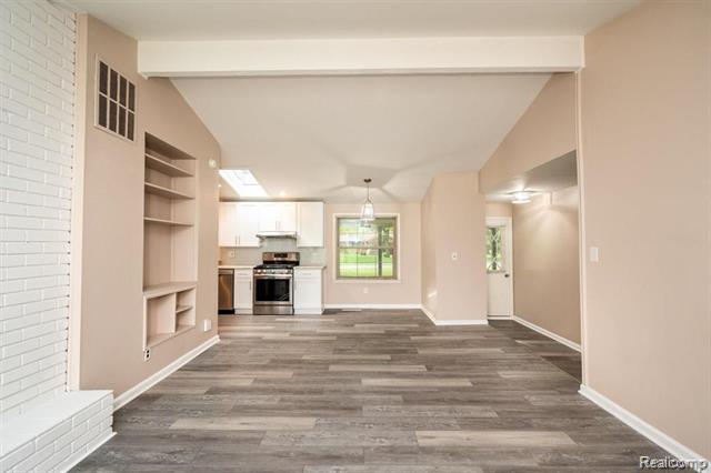 Builiding view nine for 1239 Ashover, Bloomfield Hills, MI. 48304