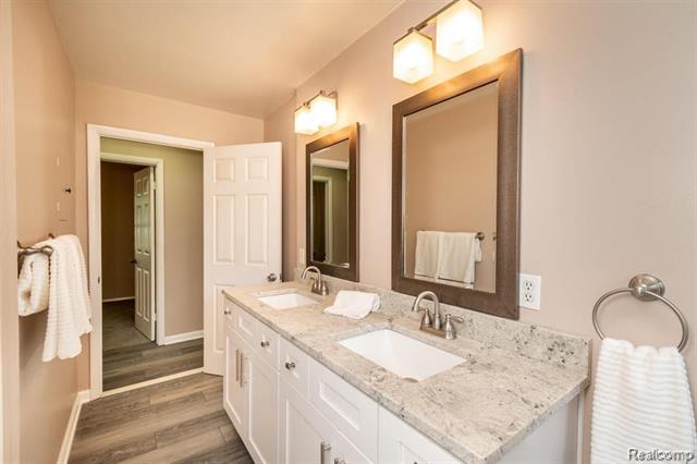Builiding view nineteen for 1239 Ashover, Bloomfield Hills, MI. 48304
