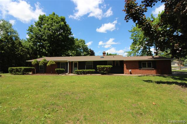 Builiding view one for 1239 Ashover, Bloomfield Hills, MI. 48304