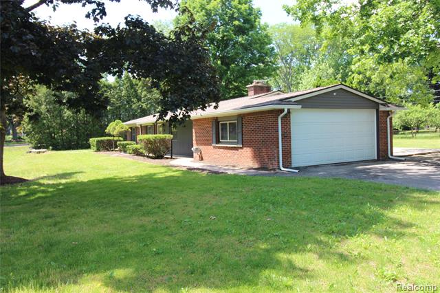 Builiding view two for 1239 Ashover, Bloomfield Hills, MI. 48304