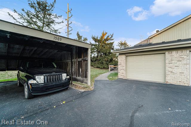 Builiding view fourteen for 1503 S Hill, Bloomfield Hills, MI. 48304