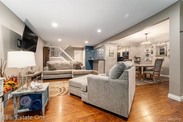 Builiding view seven for 1503 S Hill, Bloomfield Hills, MI. 48304