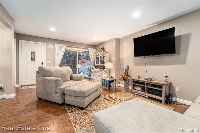 Builiding view two for 1503 S Hill, Bloomfield Hills, MI. 48304