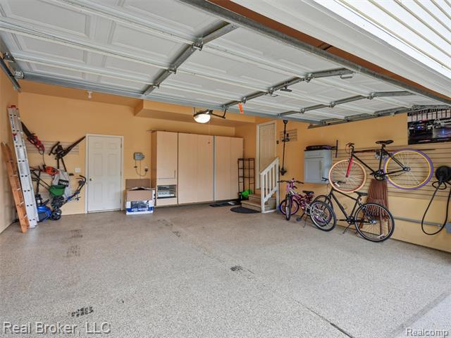 Builiding view fifty two for 6729 Eckerman, Troy, MI. 48085