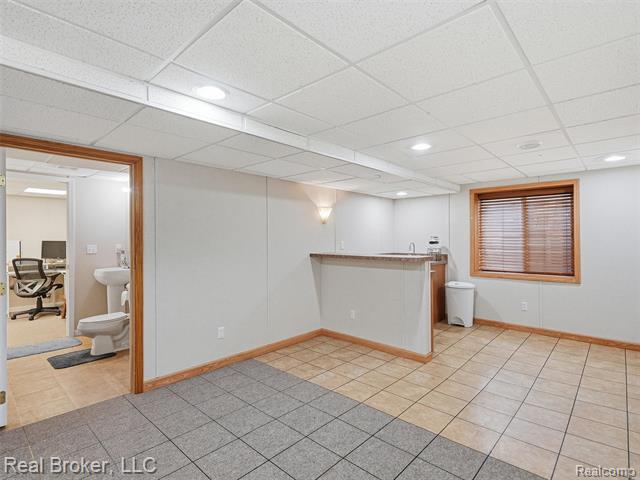 Builiding view forty eight for 6729 Eckerman, Troy, MI. 48085