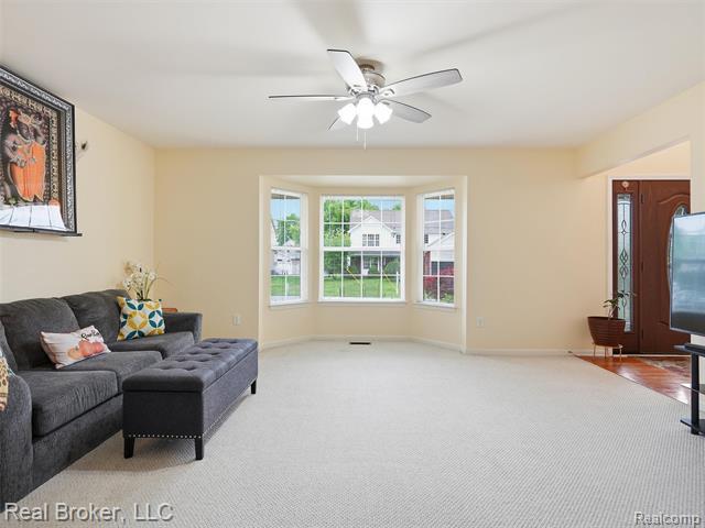 Builiding view fourteen for 6729 Eckerman, Troy, MI. 48085