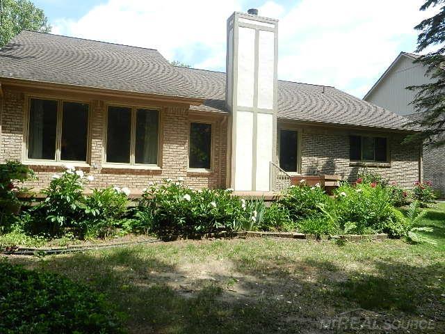 Builiding view fifty seven for 6704 Redford, Troy, MI. 48085