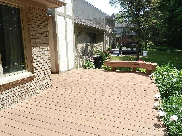 Builiding view fifty three for 6704 Redford, Troy, MI. 48085