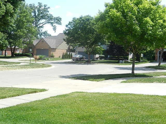Builiding view sixty five for 6704 Redford, Troy, MI. 48085