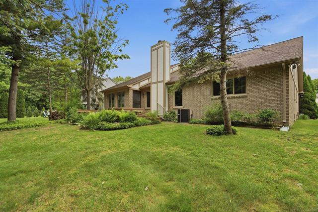 Builiding view sixty one for 6704 Redford, Troy, MI. 48085