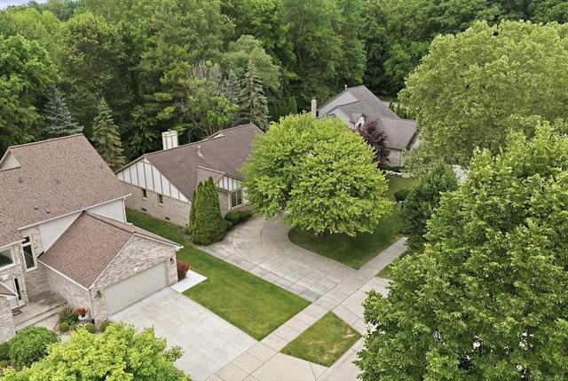 Builiding view sixty six for 6704 Redford, Troy, MI. 48085