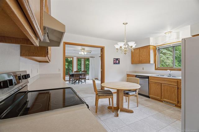 Builiding view twenty three for 6704 Redford, Troy, MI. 48085