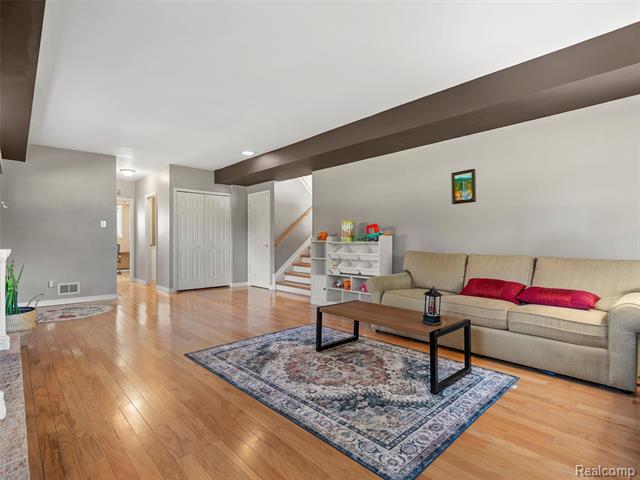 Builiding view eighteen for 1939 Chancery, Troy, MI. 48085