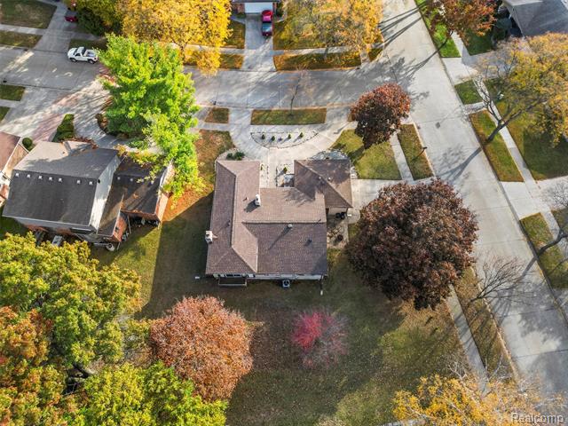 Builiding view forty five for 1939 Chancery, Troy, MI. 48085