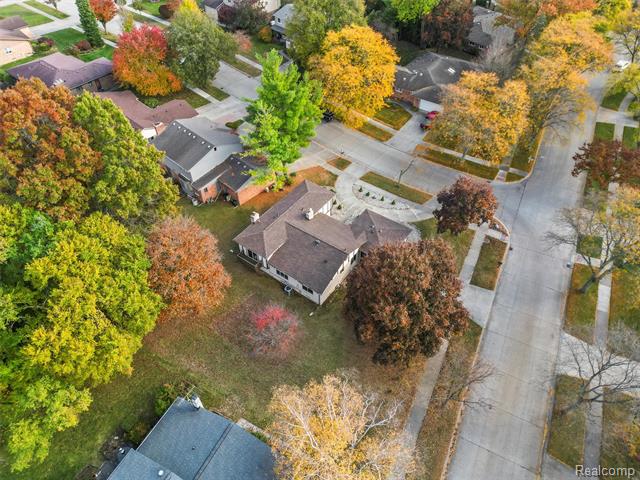 Builiding view forty four for 1939 Chancery, Troy, MI. 48085