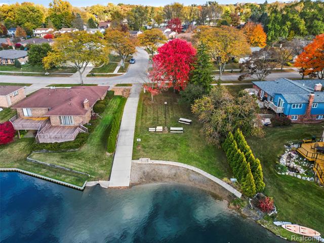 Builiding view forty three for 1939 Chancery, Troy, MI. 48085