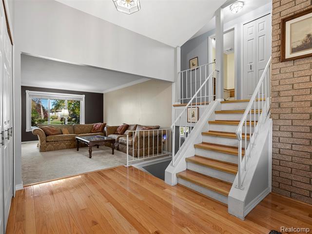 Builiding view nine for 1939 Chancery, Troy, MI. 48085