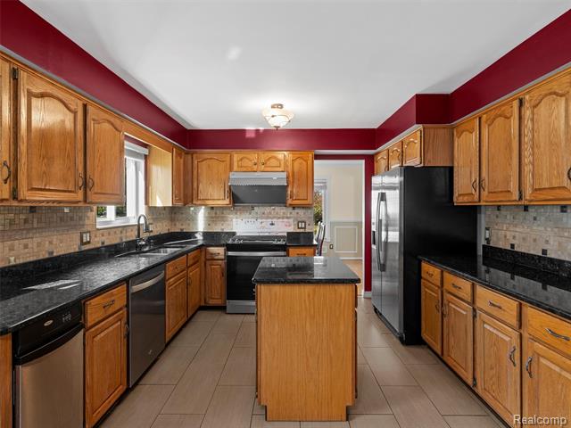 Builiding view nineteen for 1939 Chancery, Troy, MI. 48085