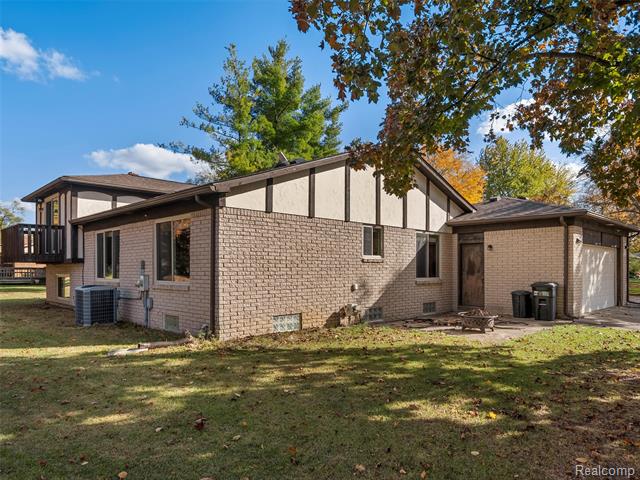 Builiding view seven for 1939 Chancery, Troy, MI. 48085